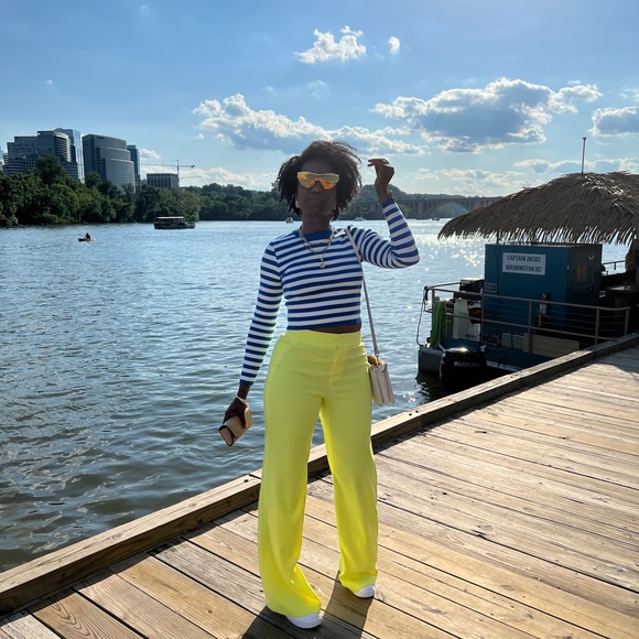 Meet your Posher, Brandi - Picture 2 of 5